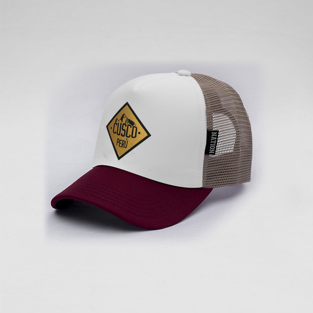 Gorra Trucker Cusco Dorado