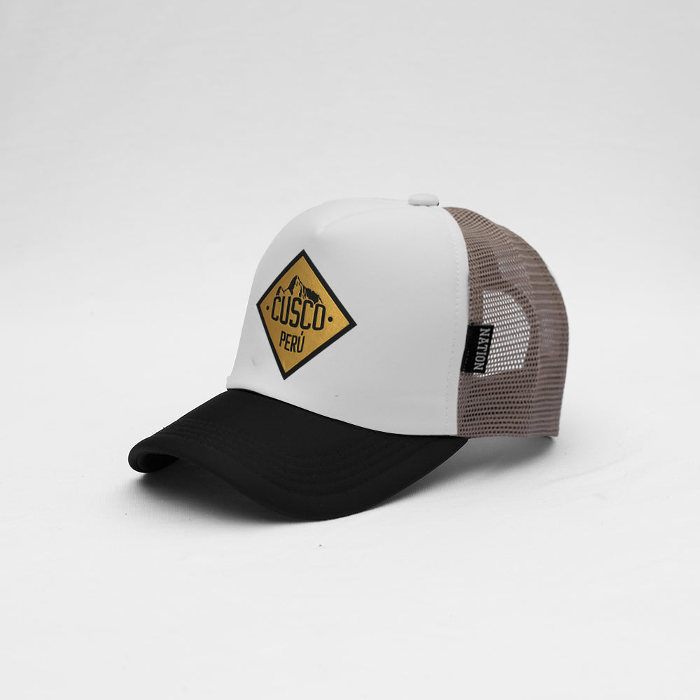 Gorra Trucker Cusco Dorado