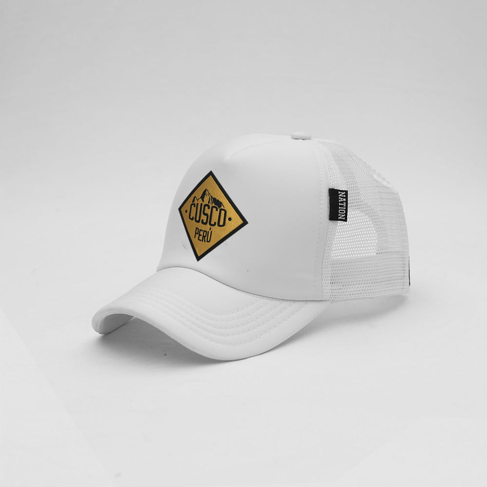 Gorra Trucker Cusco Dorado